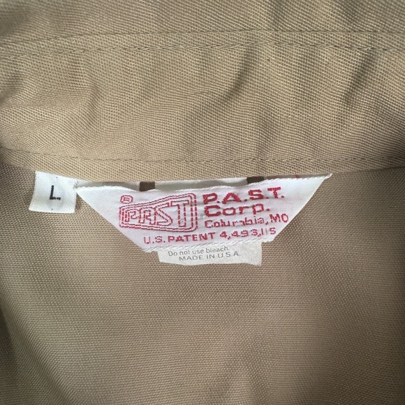 Past Corp Shooting Shirt Mens Large Button Down Padded Right Shoulder Tan - Picture 2 of 12
